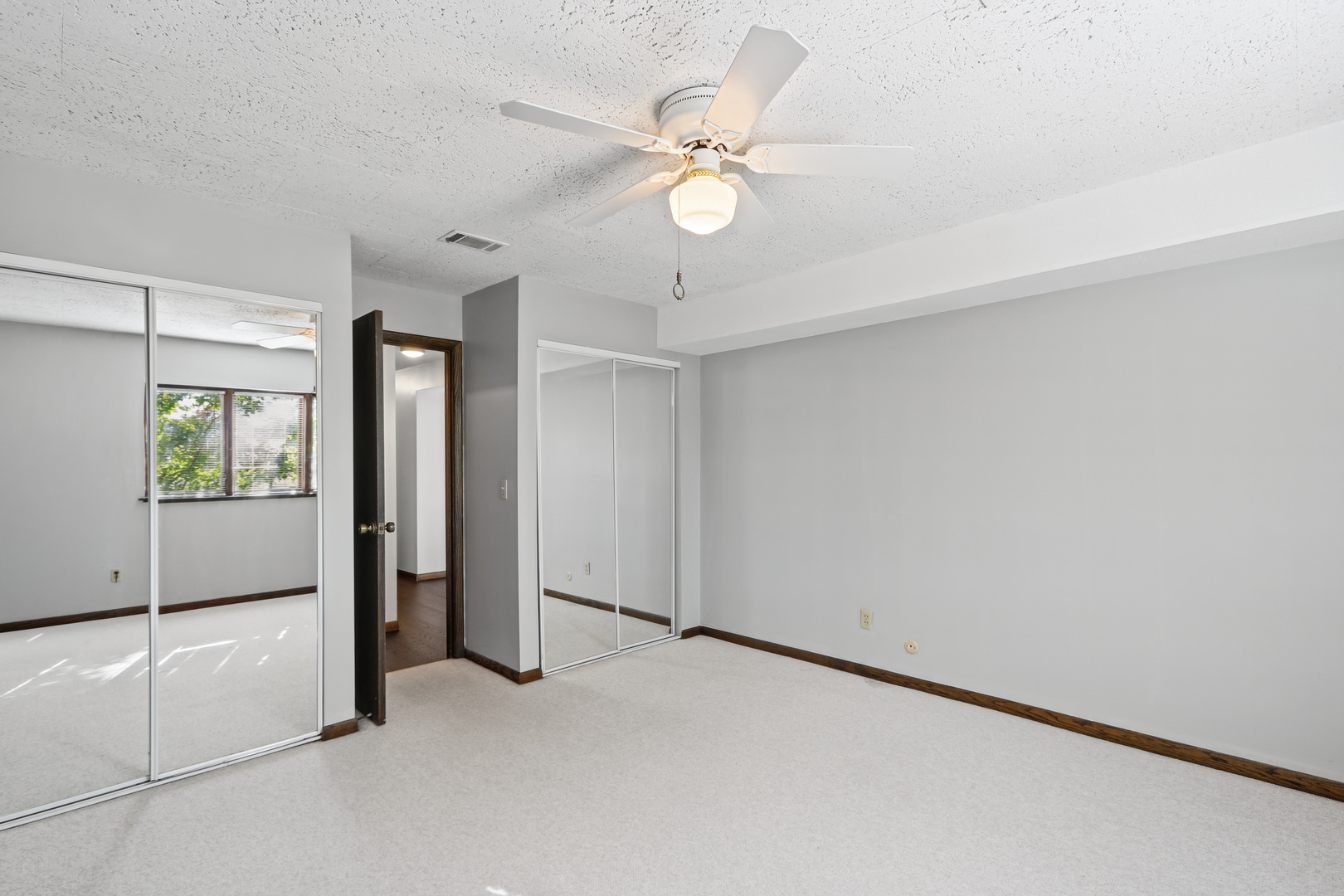 1004 E Harding Drive 201 Property Photo 26