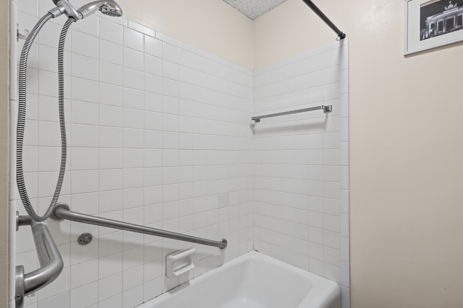 1004 E Harding Drive 201 Property Photo 28