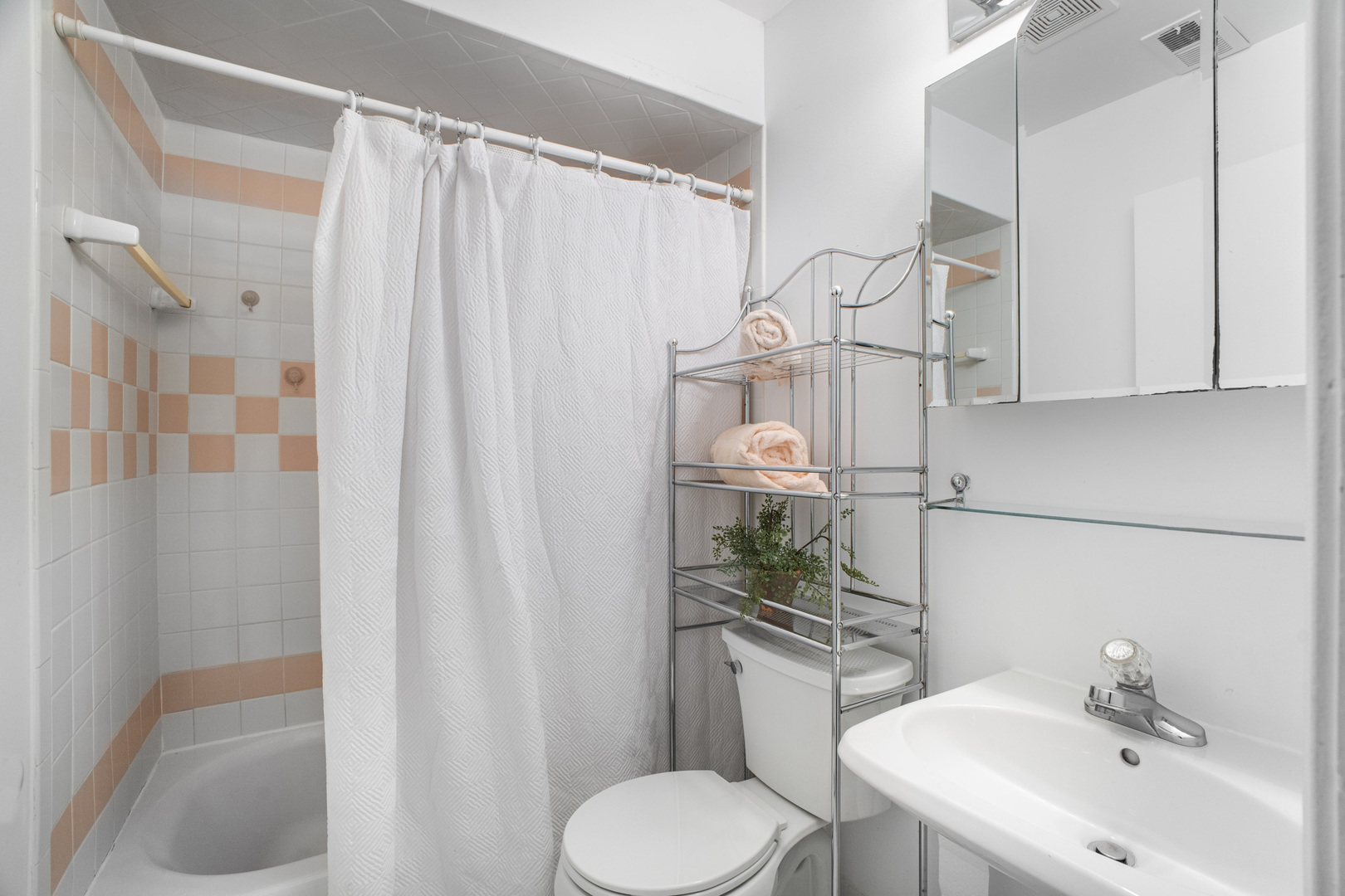 1212 N Maple Avenue Property Photo 11