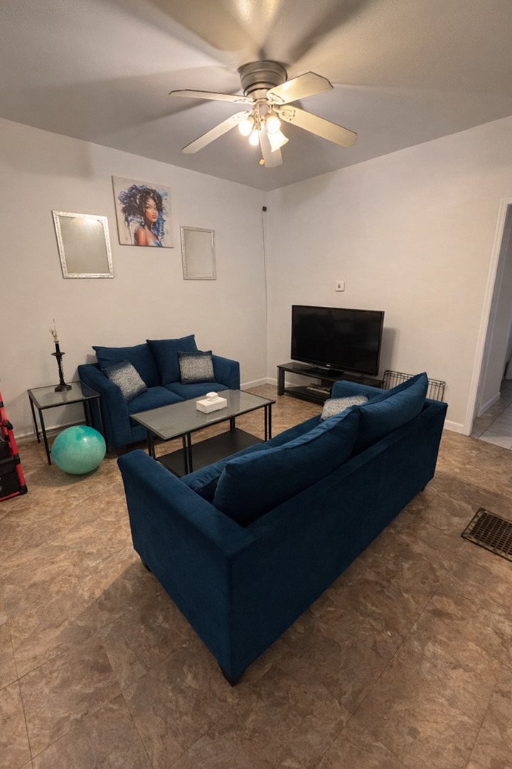 6812 S Wolcott Avenue Property Photo 2