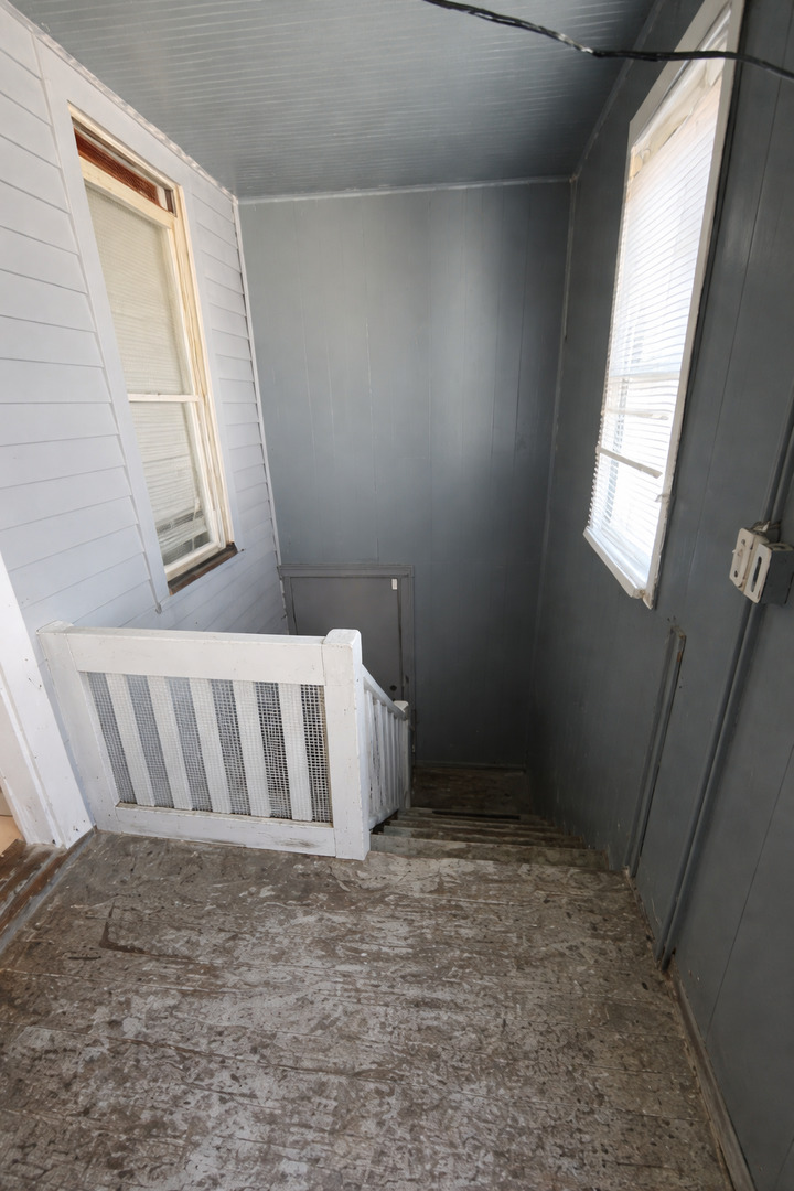 6812 S Wolcott Avenue Property Photo 8