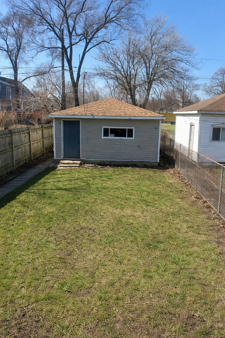 6812 S Wolcott Avenue Property Photo 9