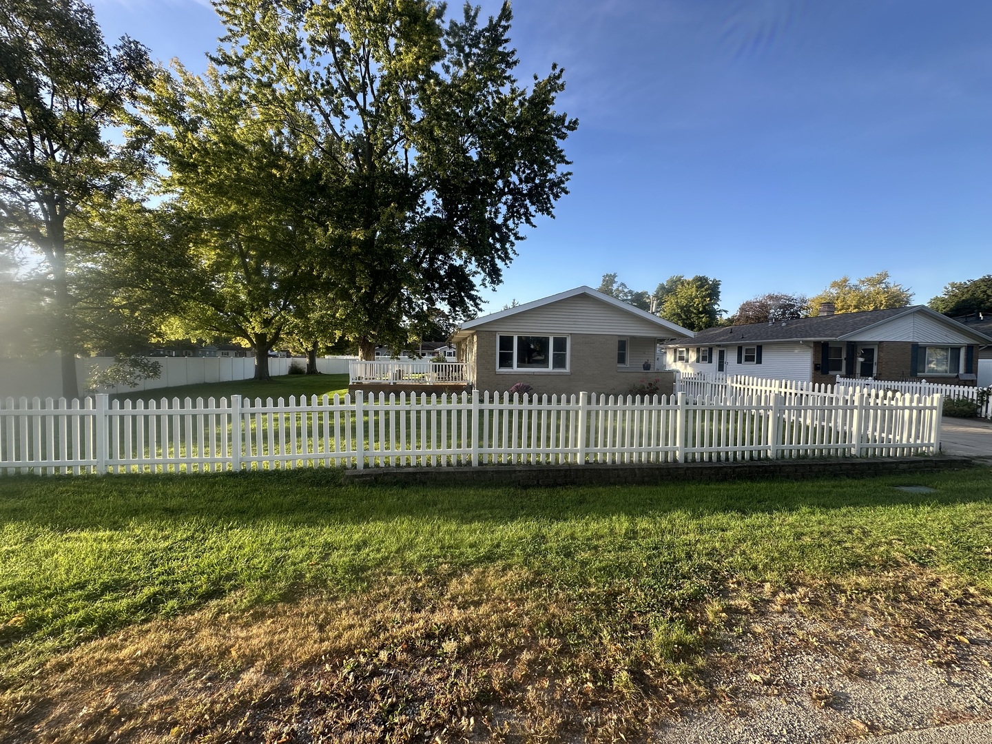 910 E Chestnut Street Property Photo 1