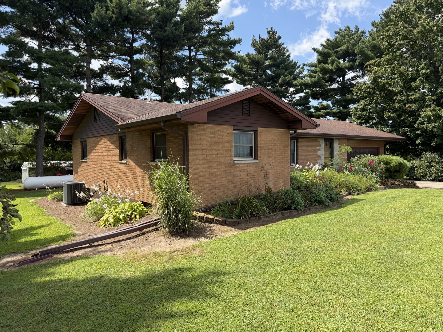 6810 Highway 96 S Property Photo 1