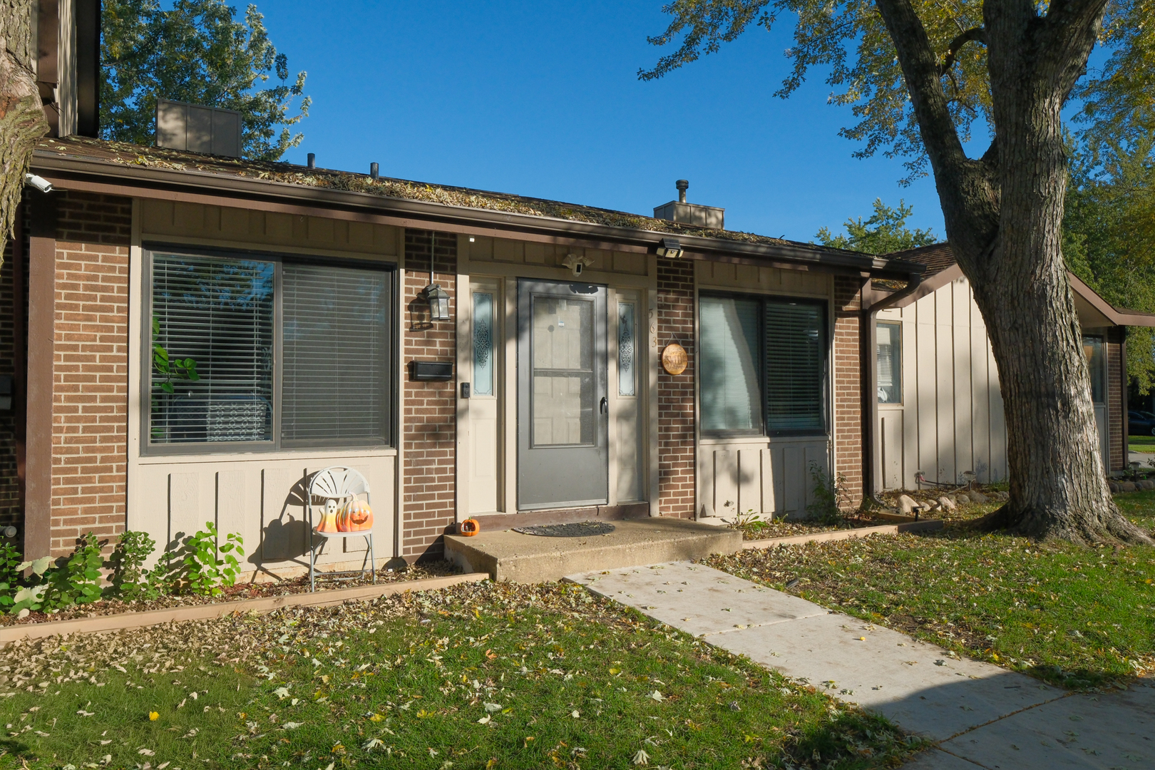 563 Forum Drive Property Photo 1