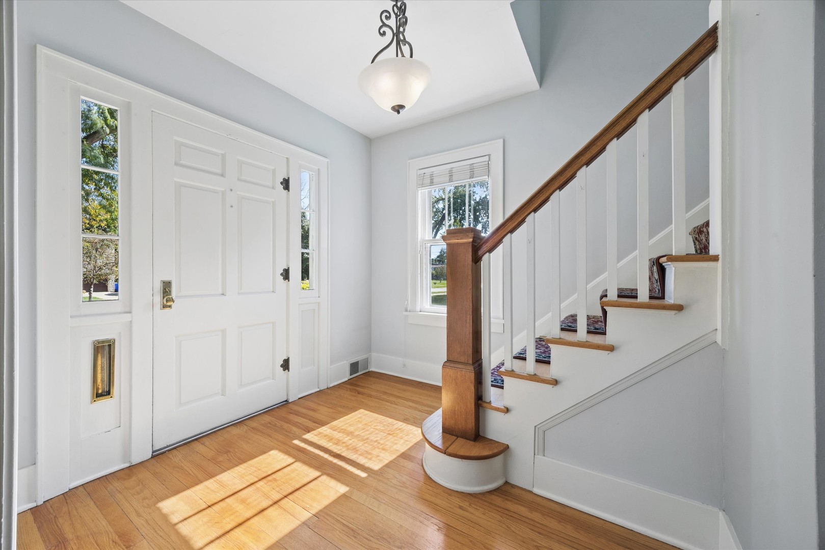 808 Howard Street Property Photo 3