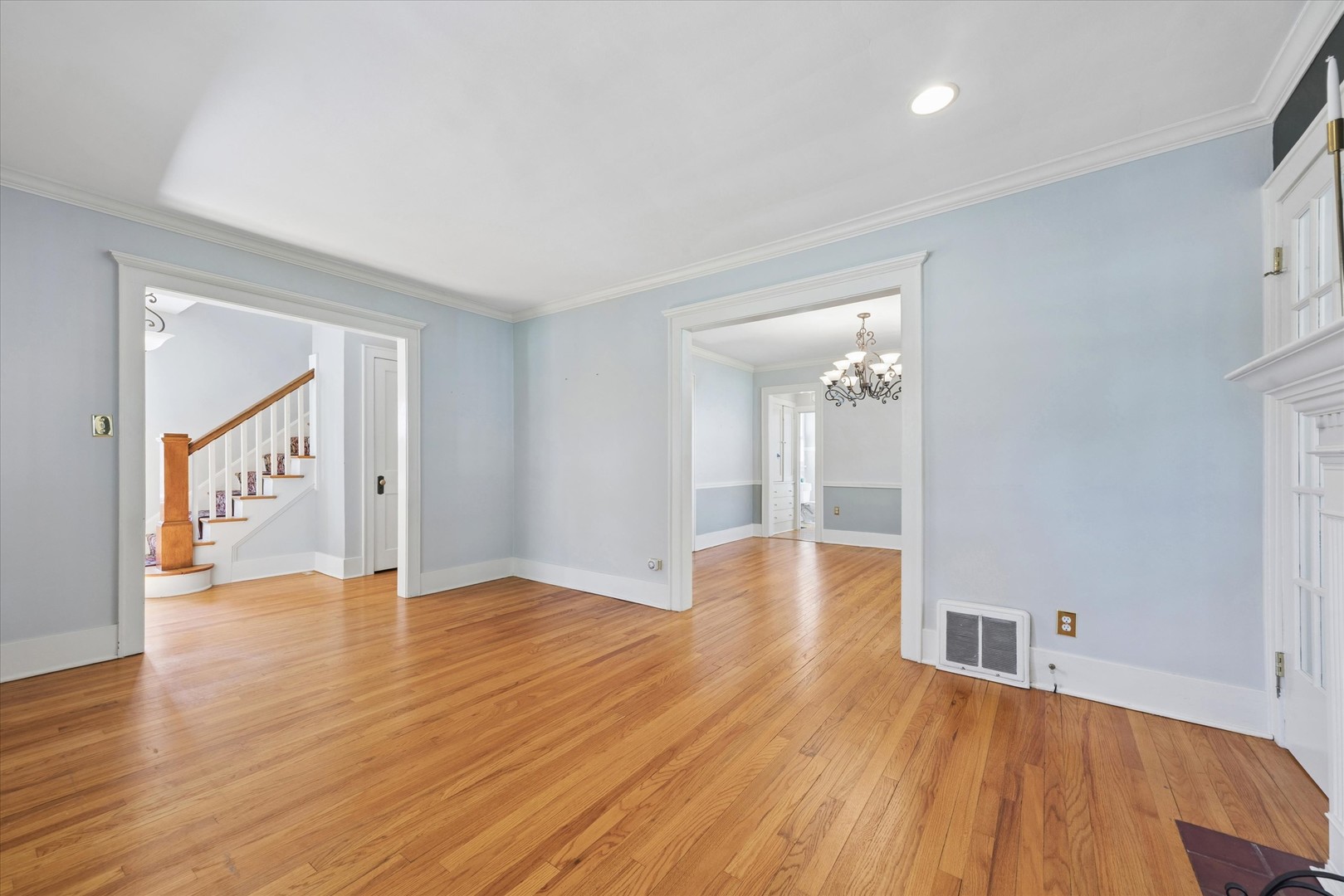 808 Howard Street Property Photo 4