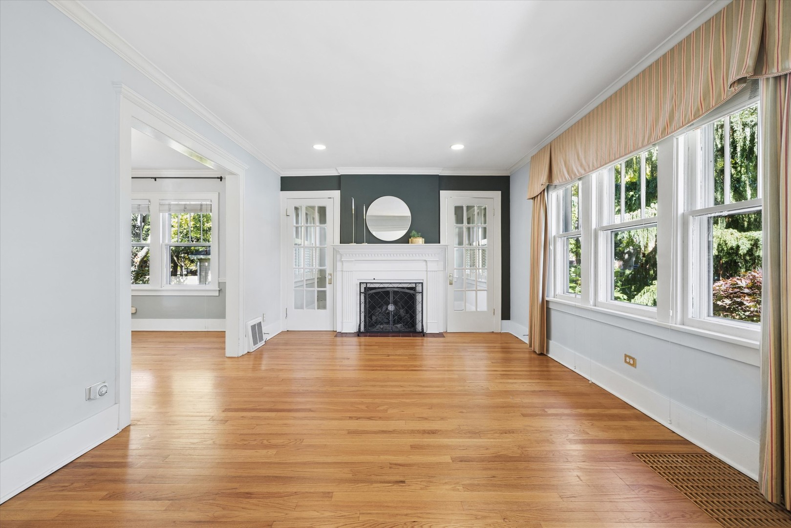 808 Howard Street Property Photo 5