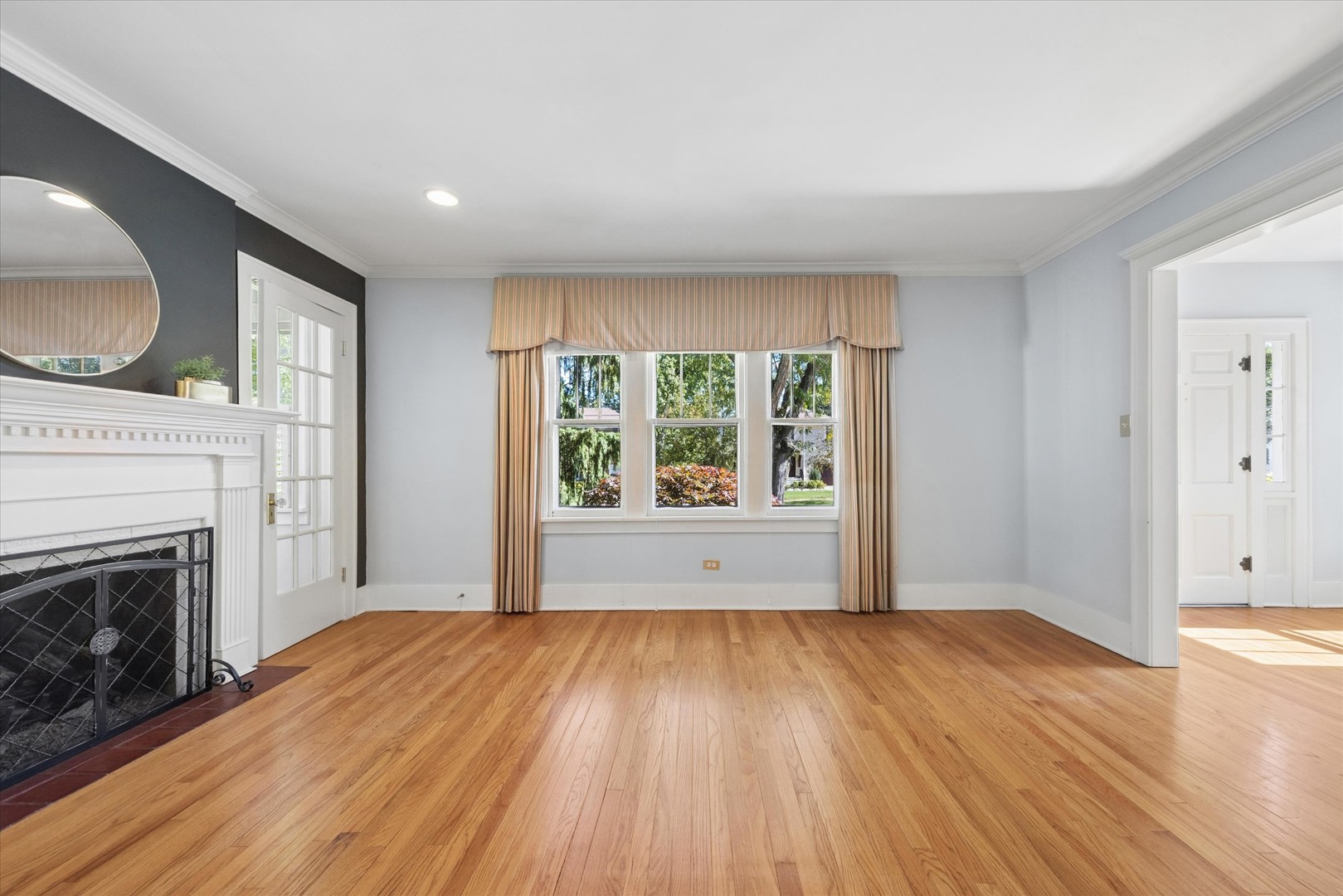 808 Howard Street Property Photo 6
