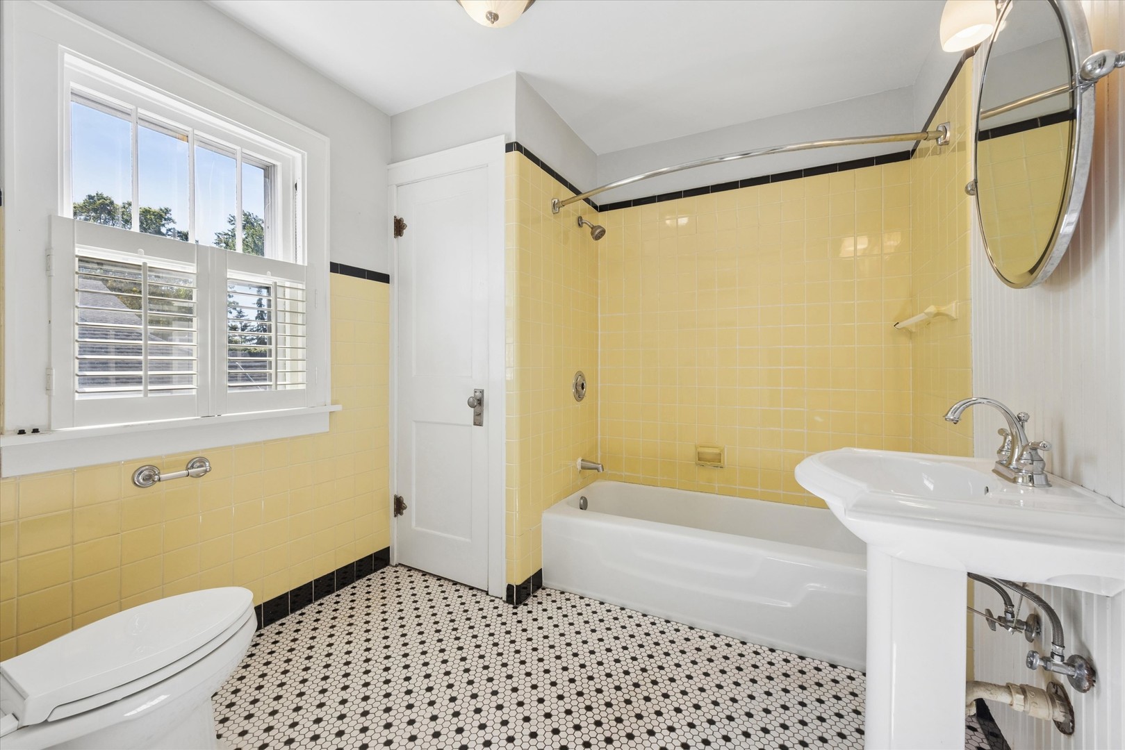 808 Howard Street Property Photo 17