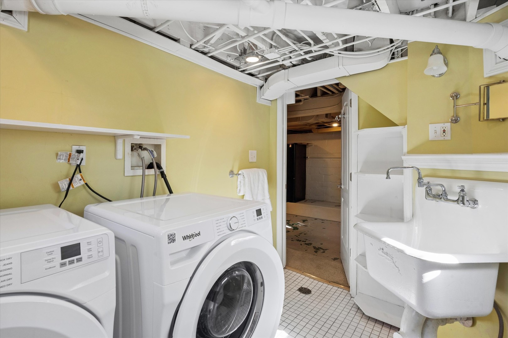 808 Howard Street Property Photo 25