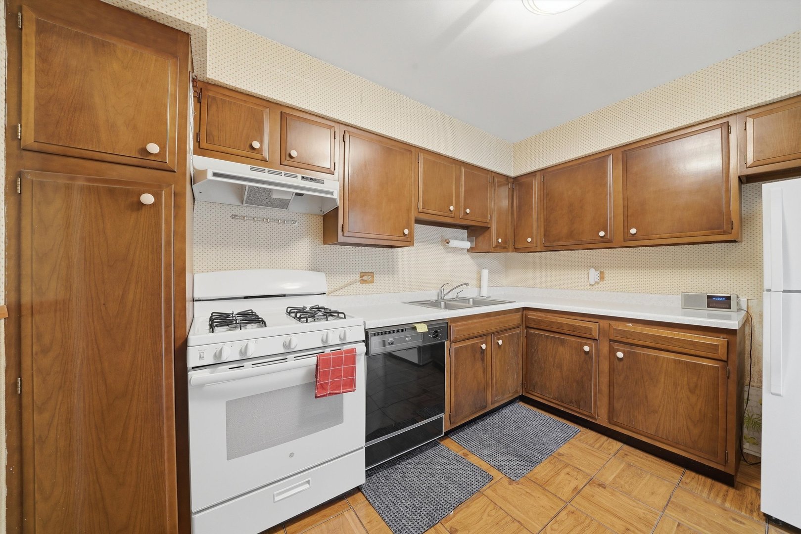 10361 Dearlove Road 2c Property Photo 10
