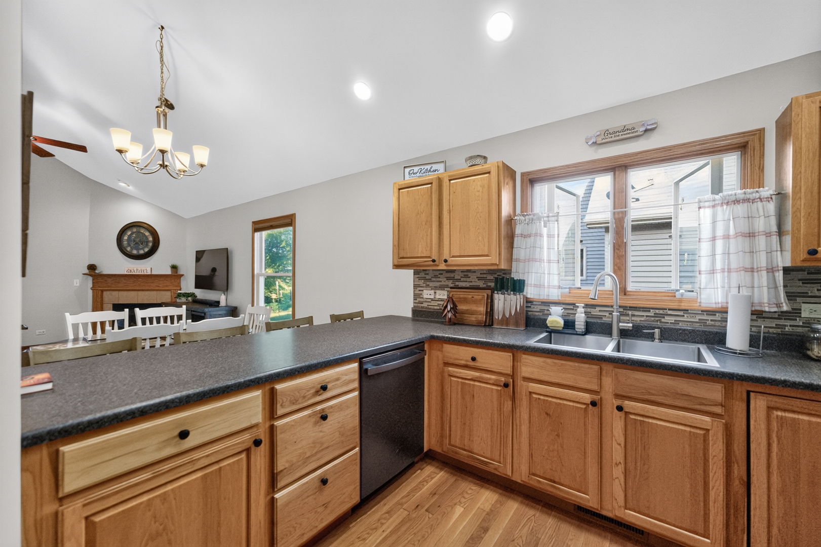 9 E South Avenue Property Photo 13
