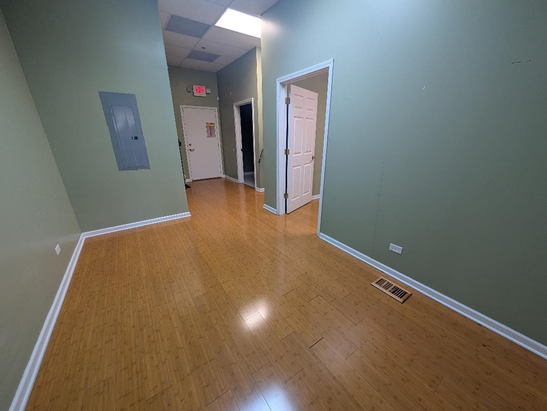 17605 S Oak Park Avenue A Property Photo 5