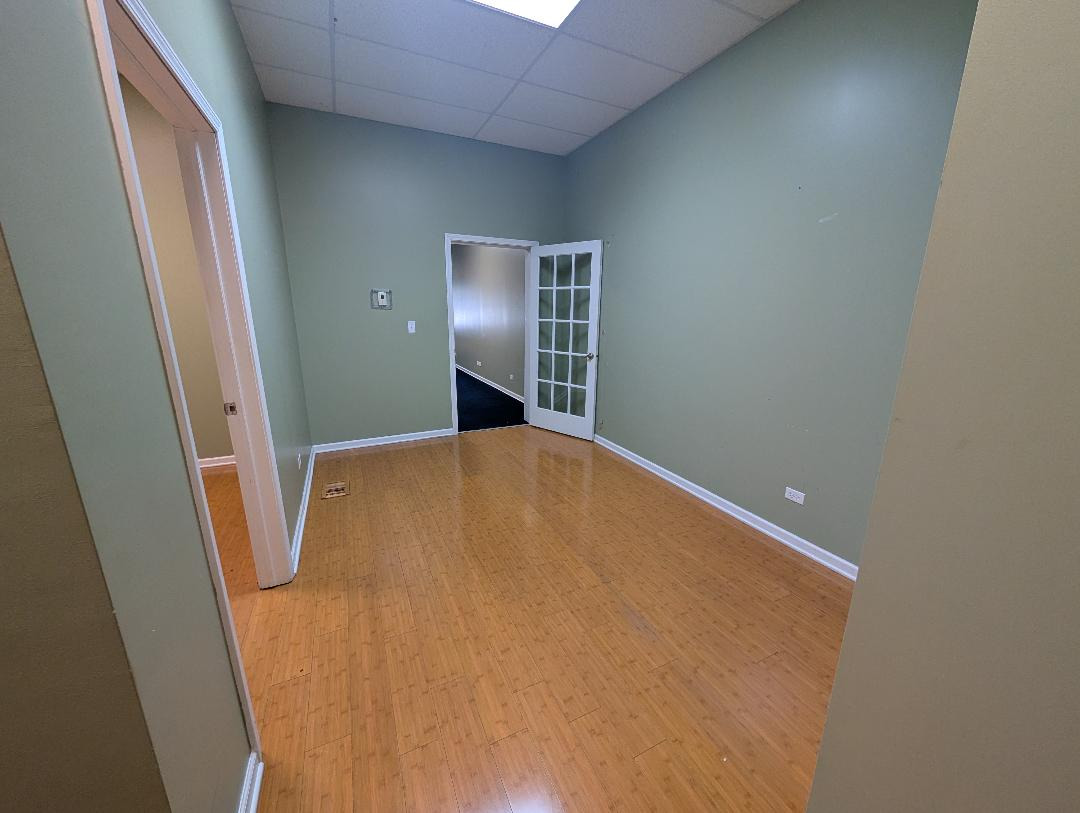 17605 S Oak Park Avenue A Property Photo 6