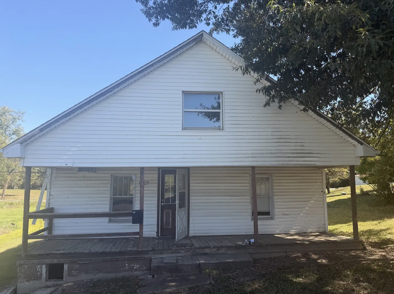 1405 Newton Avenue Property Photo 1