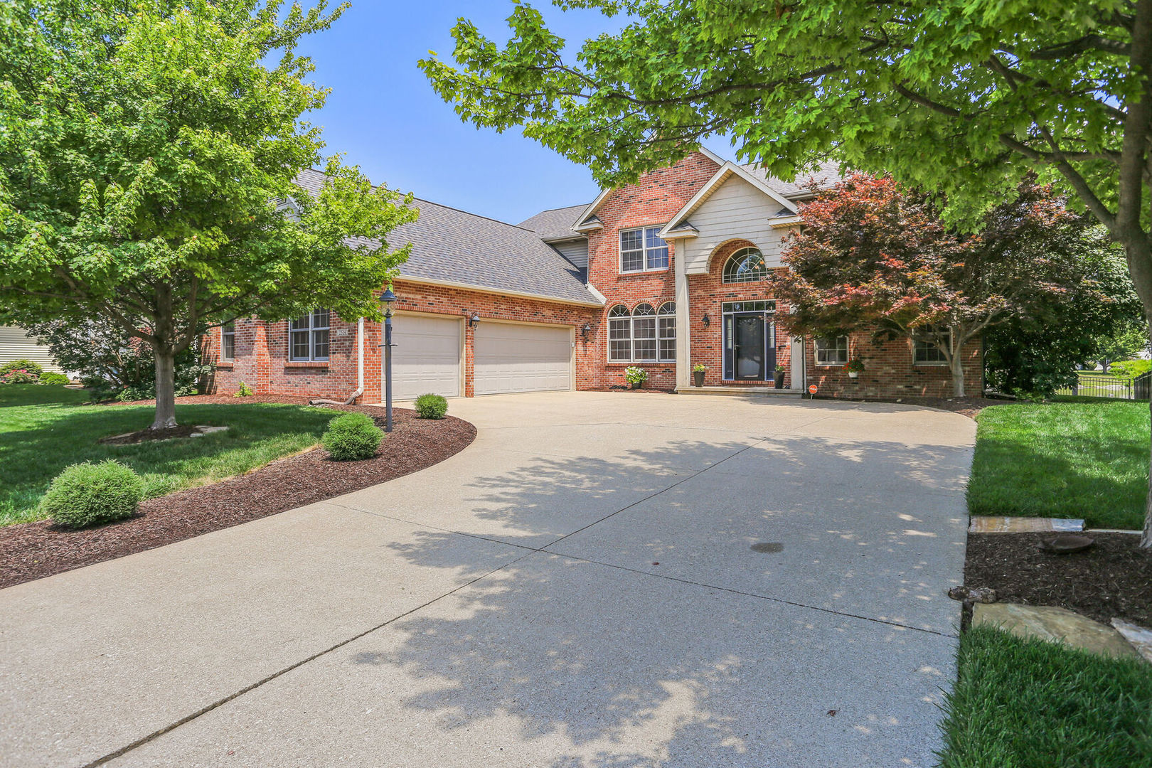 2516 Pinehurst Drive Property Photo 1