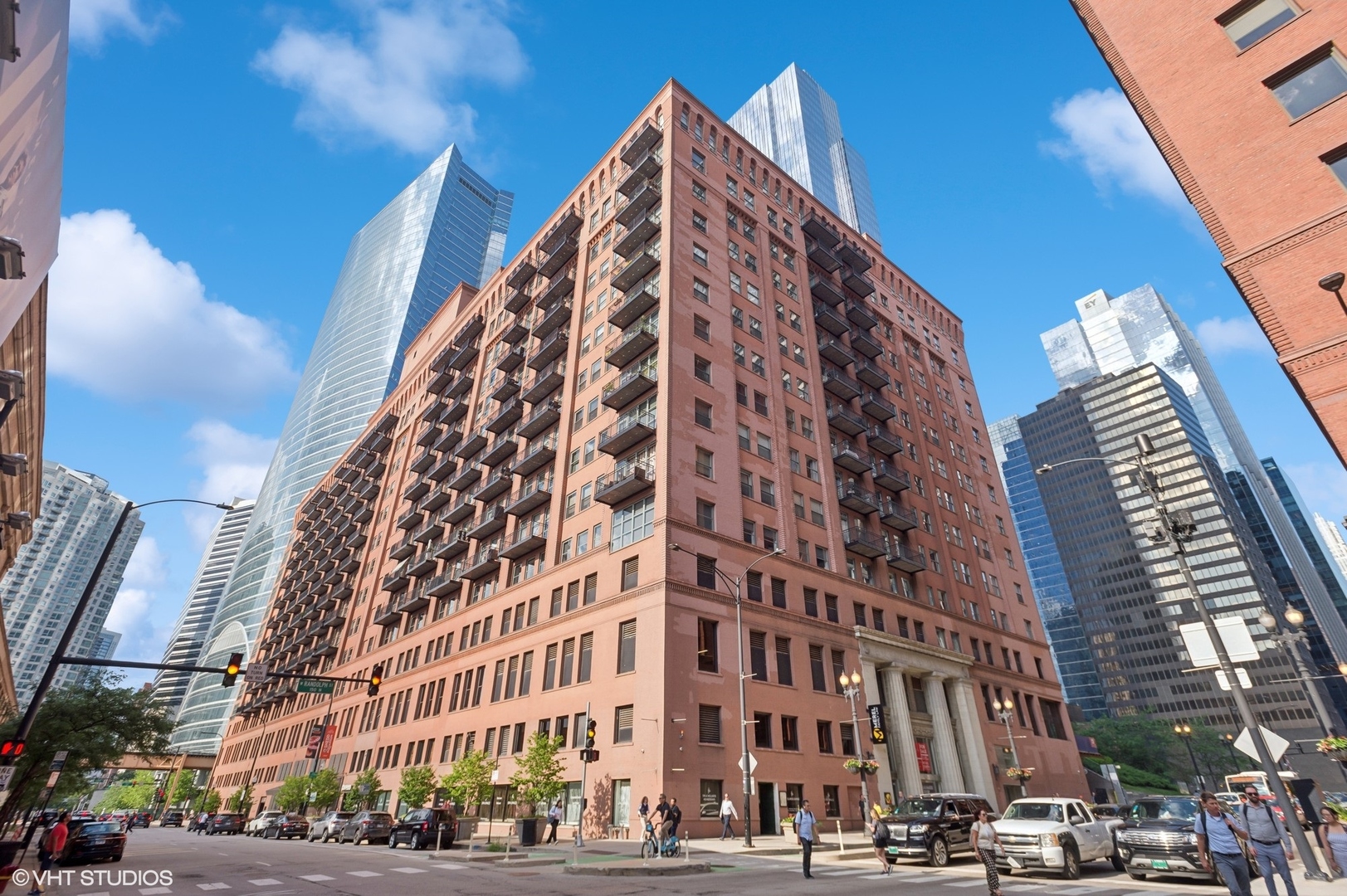 165 N Canal Street 1007 Property Photo 1
