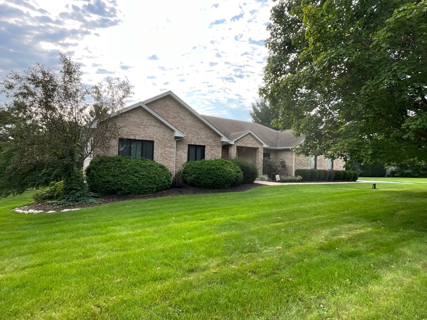 10n875 Oak Ridge Drive Property Photo 1