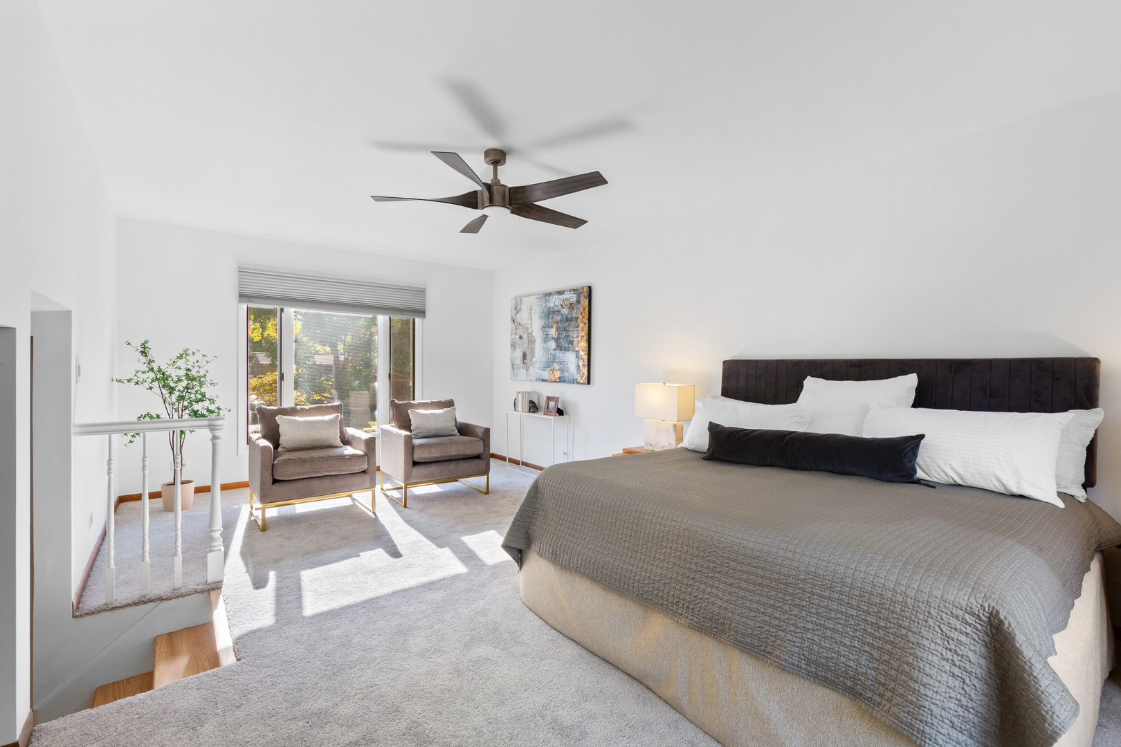 558 E Park Avenue Property Photo 14