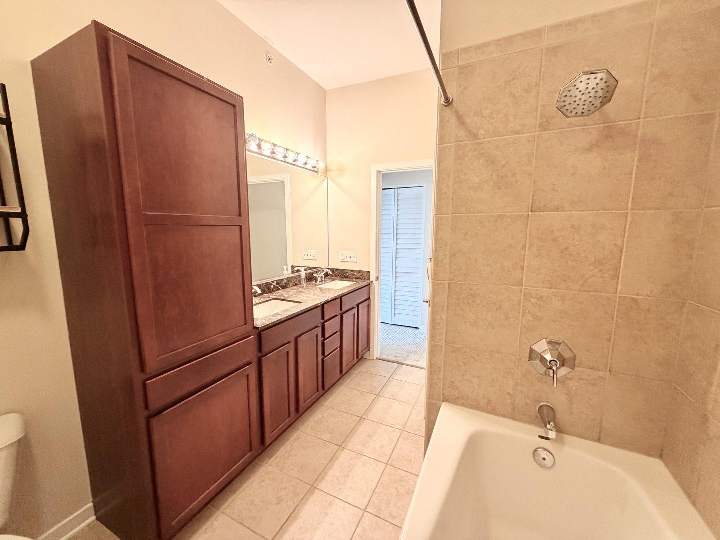 1234 W Monroe Street 7 Property Photo 18