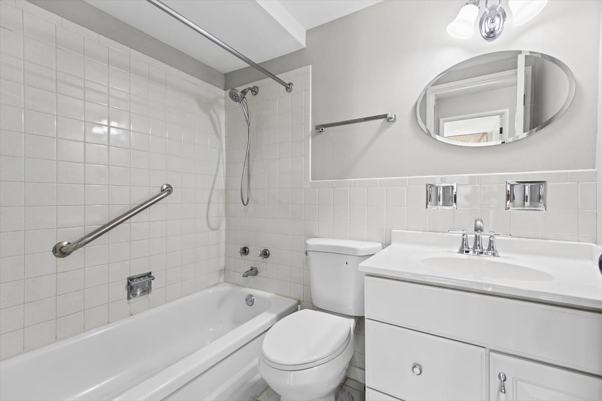 9740 S Pulaski Road 110 Property Photo 16
