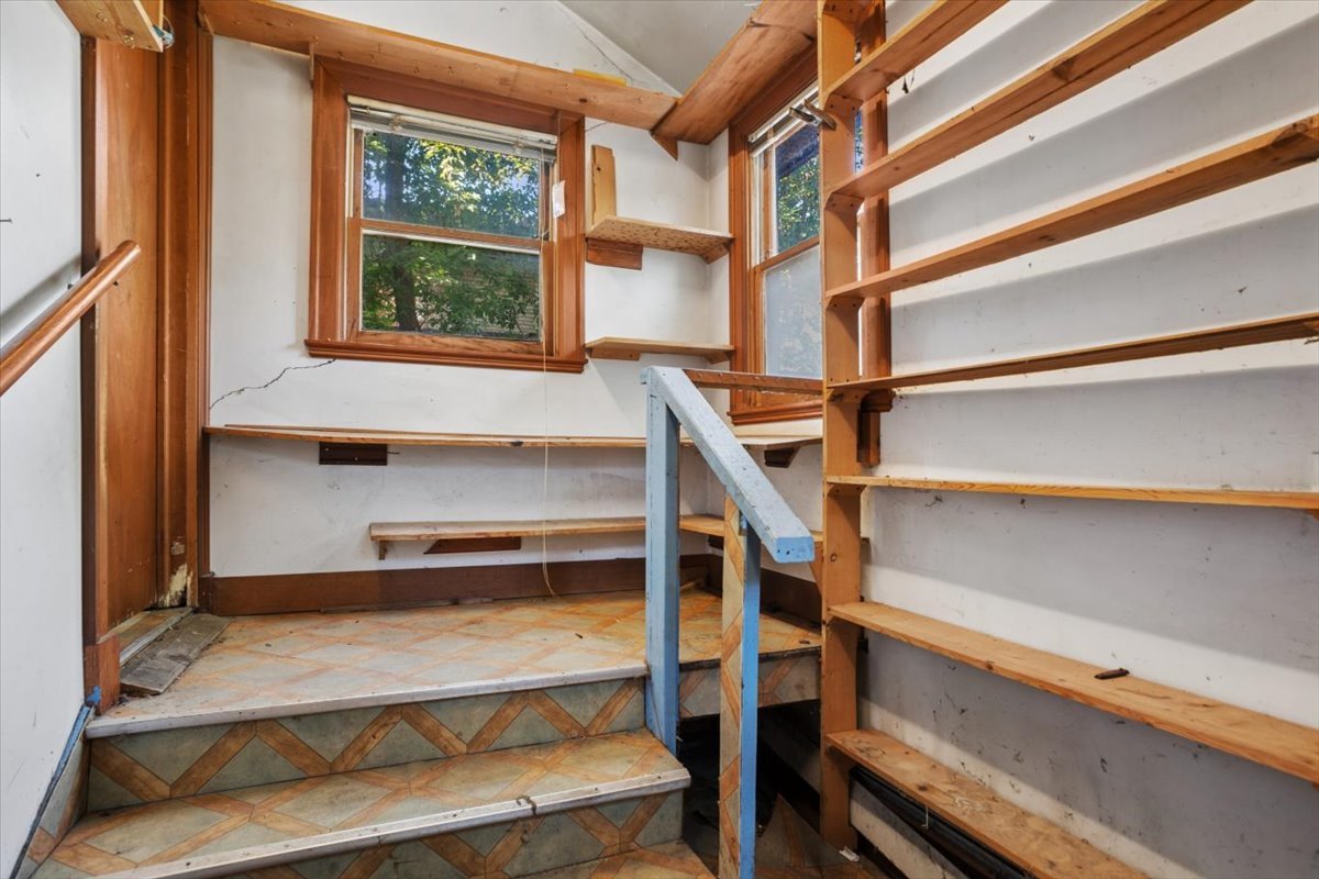 100 W Natoma Avenue Property Photo 3