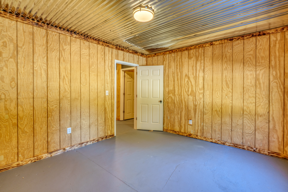 305 E Jefferson Avenue Property Photo 10