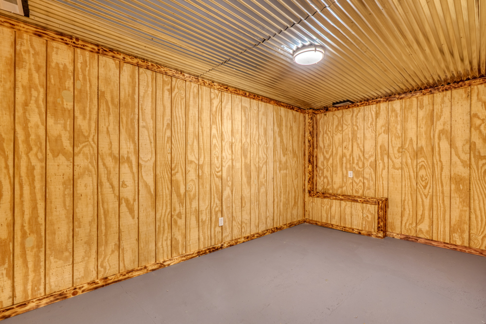 305 E Jefferson Avenue Property Photo 11