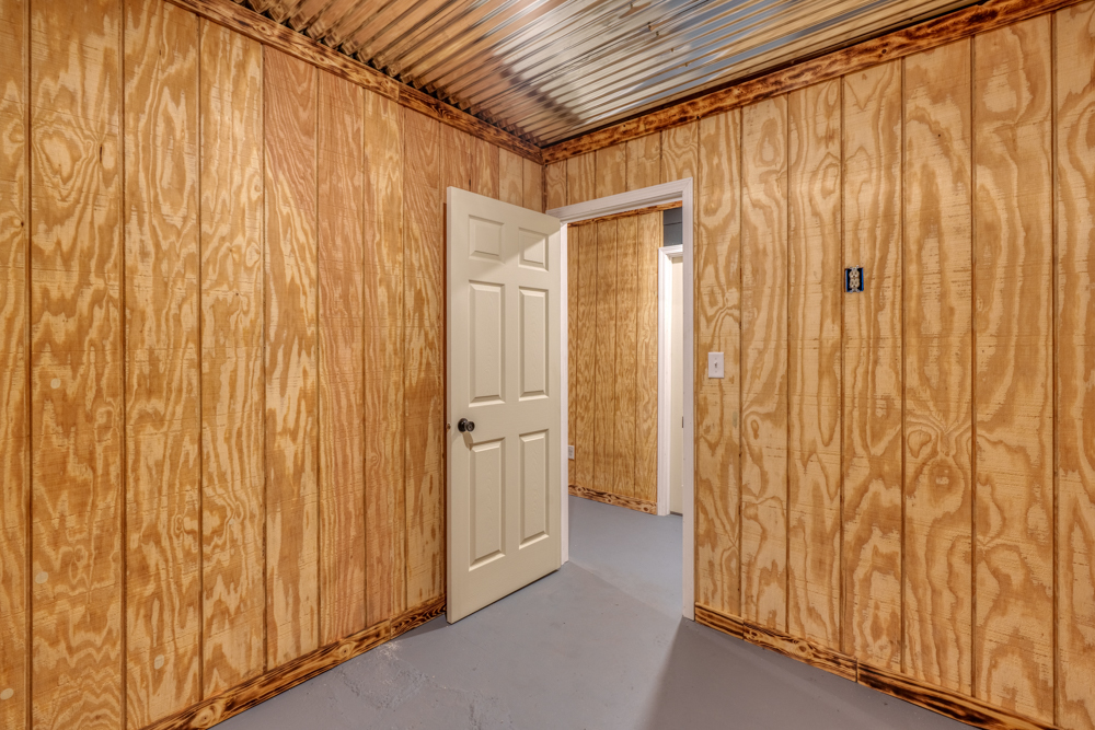 305 E Jefferson Avenue Property Photo 16