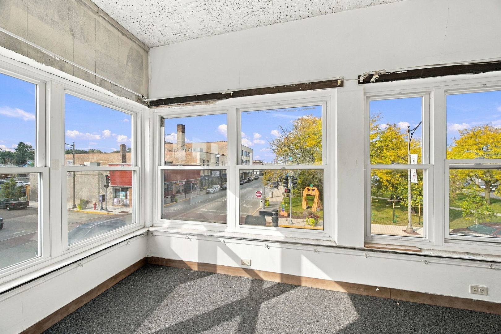 13005 Western Avenue Property Photo 20