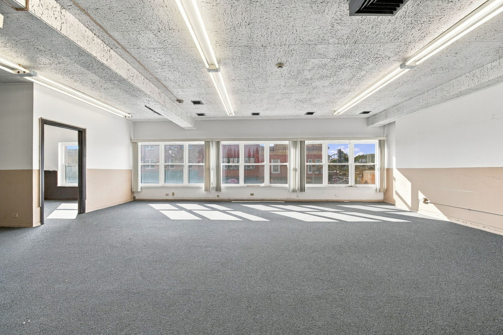13005 Western Avenue Property Photo 23