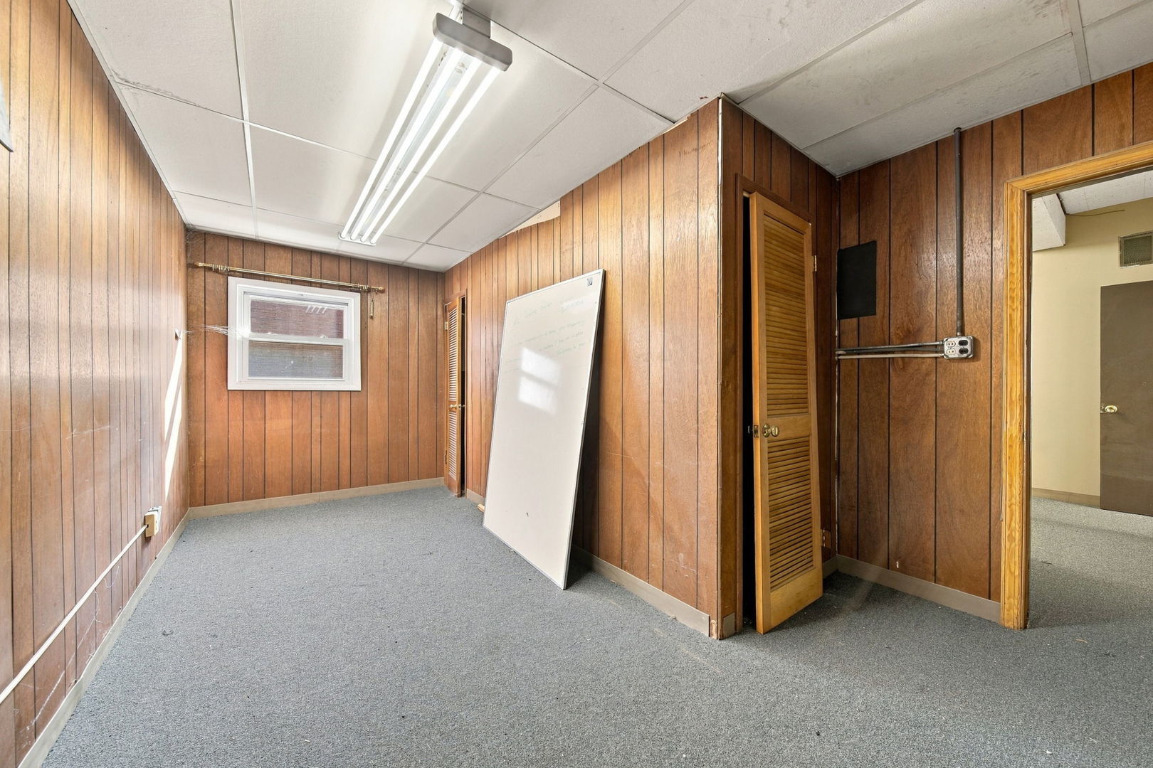 13005 Western Avenue Property Photo 26