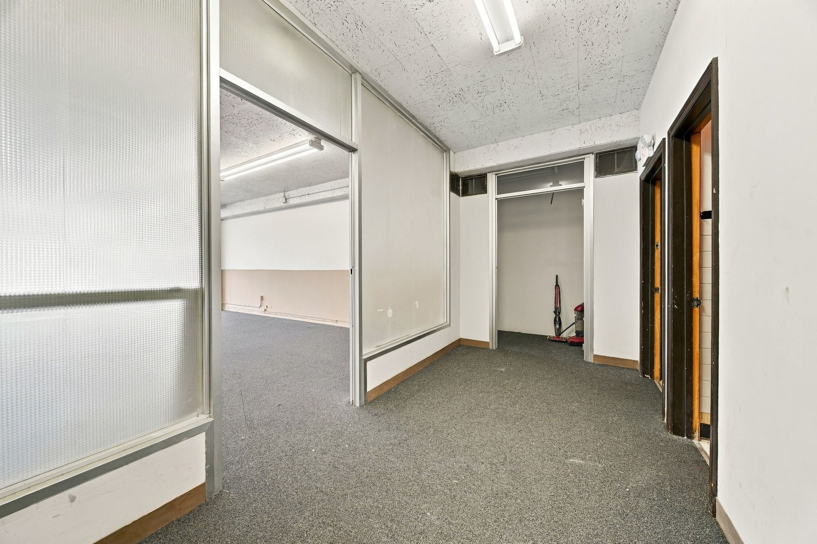 13005 Western Avenue Property Photo 27