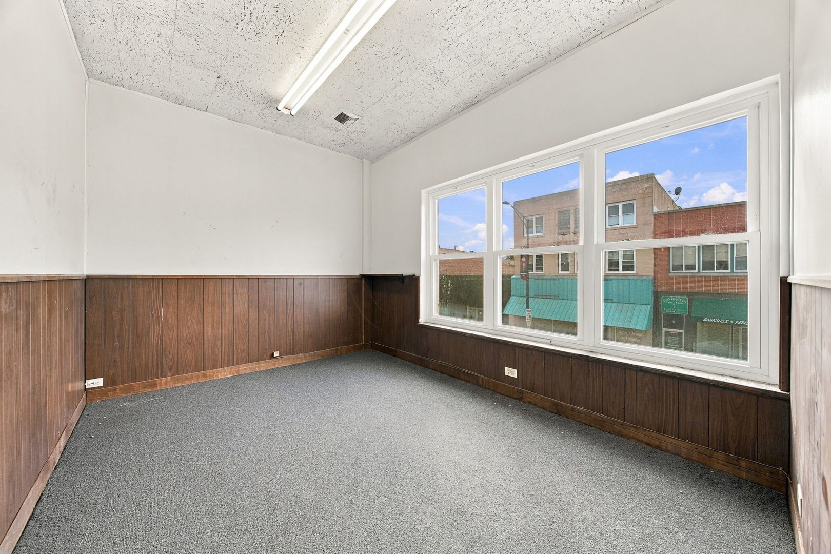 13005 Western Avenue Property Photo 29