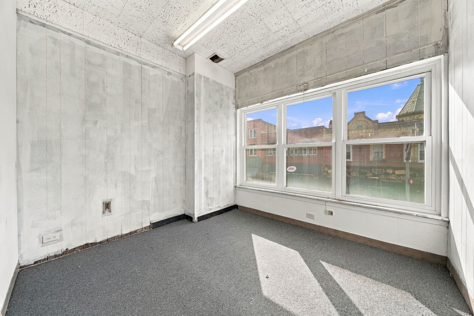 13005 Western Avenue Property Photo 34