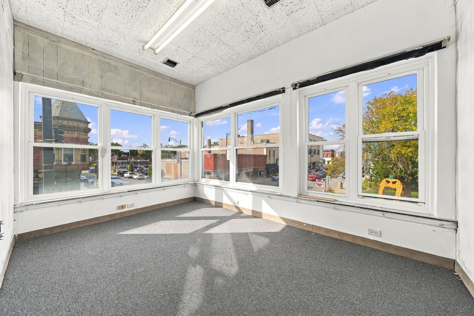 13005 Western Avenue Property Photo 35