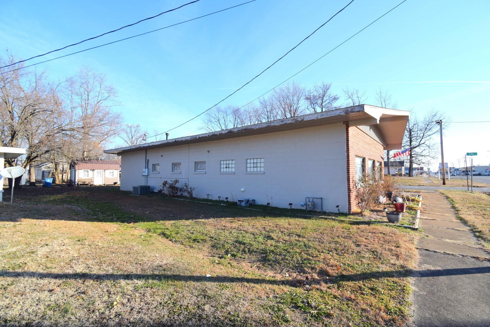 502 W Franklin Avenue Property Photo 8
