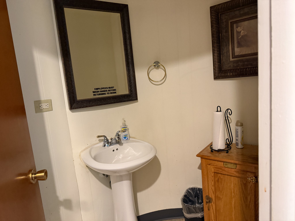 10 N Virginia Street Property Photo 8