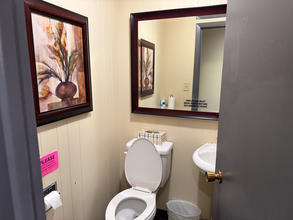 10 N Virginia Street Property Photo 18