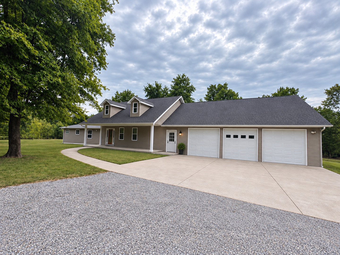 14052 Summer Road Property Photo 1