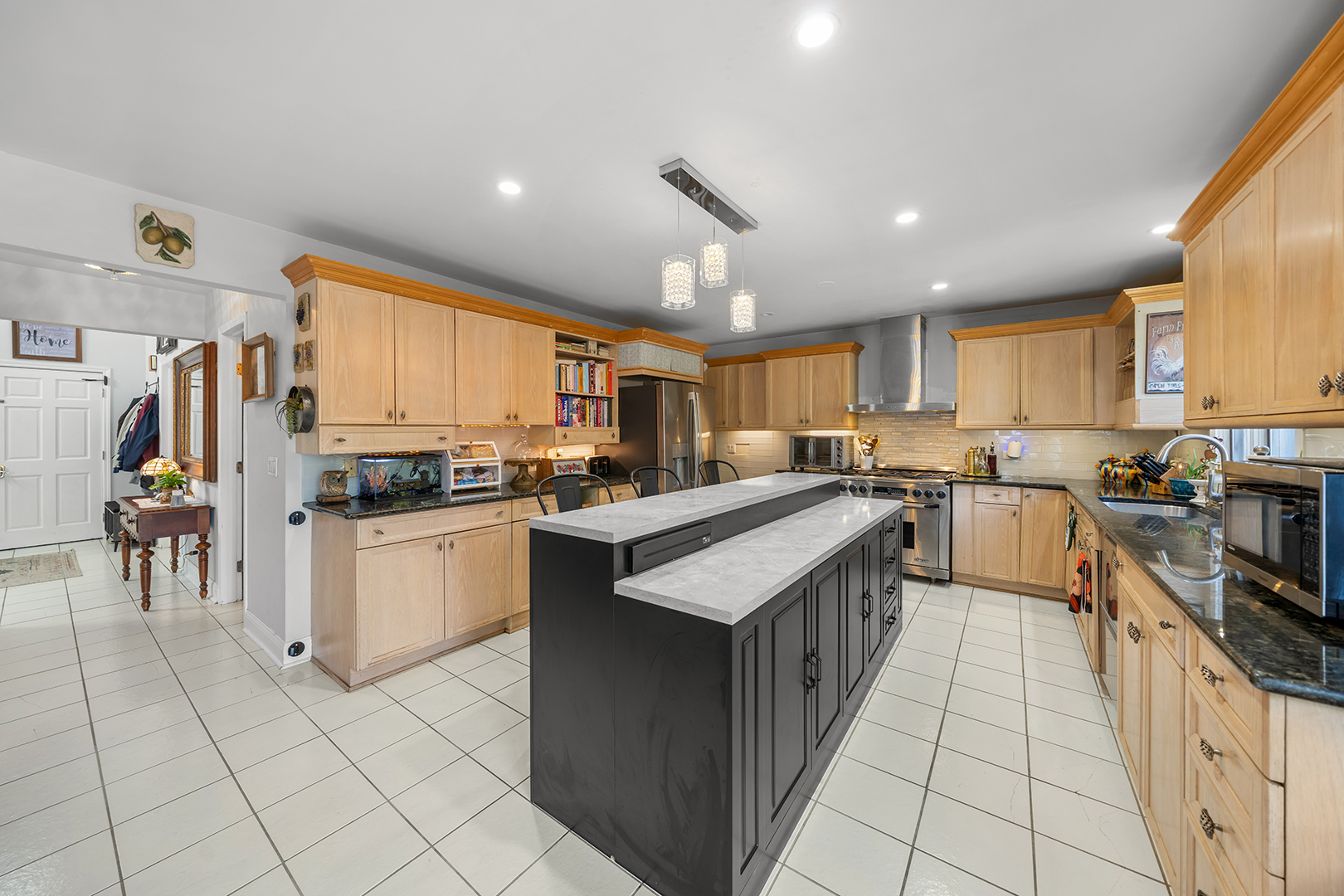 958 Fremont Street Property Photo 3