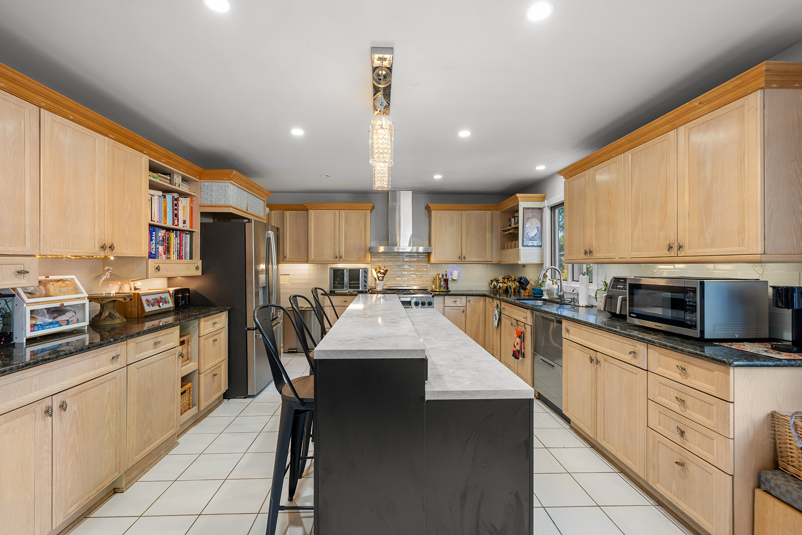 958 Fremont Street Property Photo 4