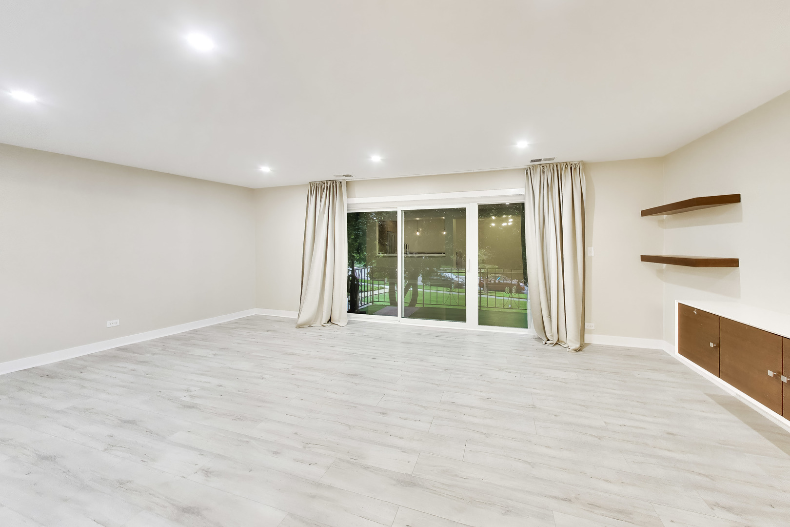1030 S Fernandez Avenue 2b Property Photo 2