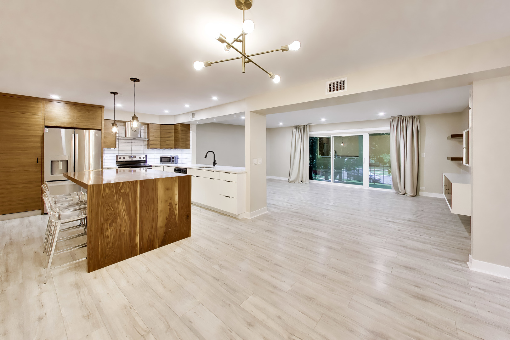 1030 S Fernandez Avenue 2b Property Photo 5