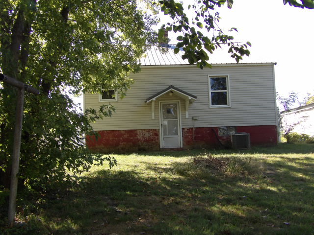 108 W State Street Property Photo 5