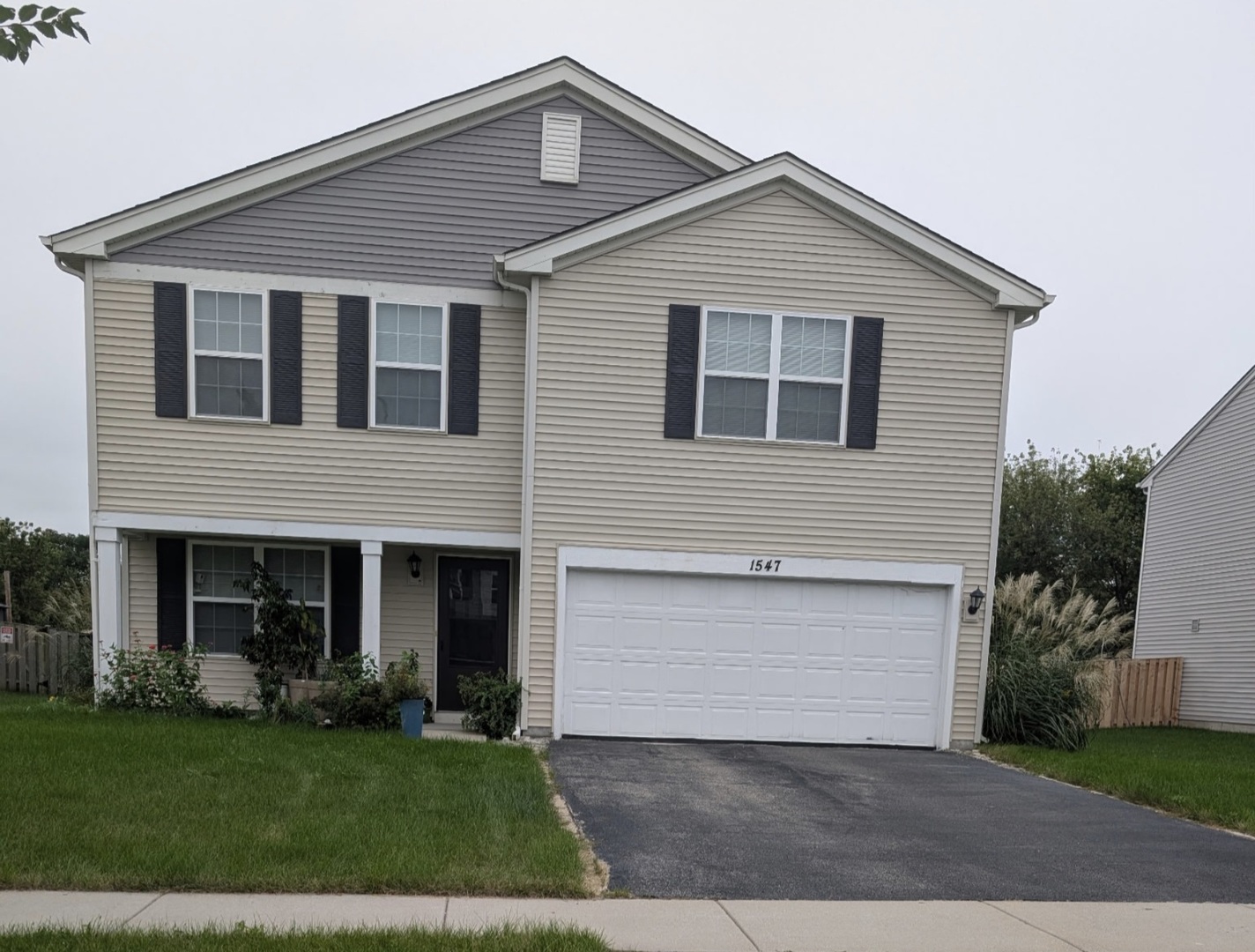 1547 Crest Drive Property Photo 1