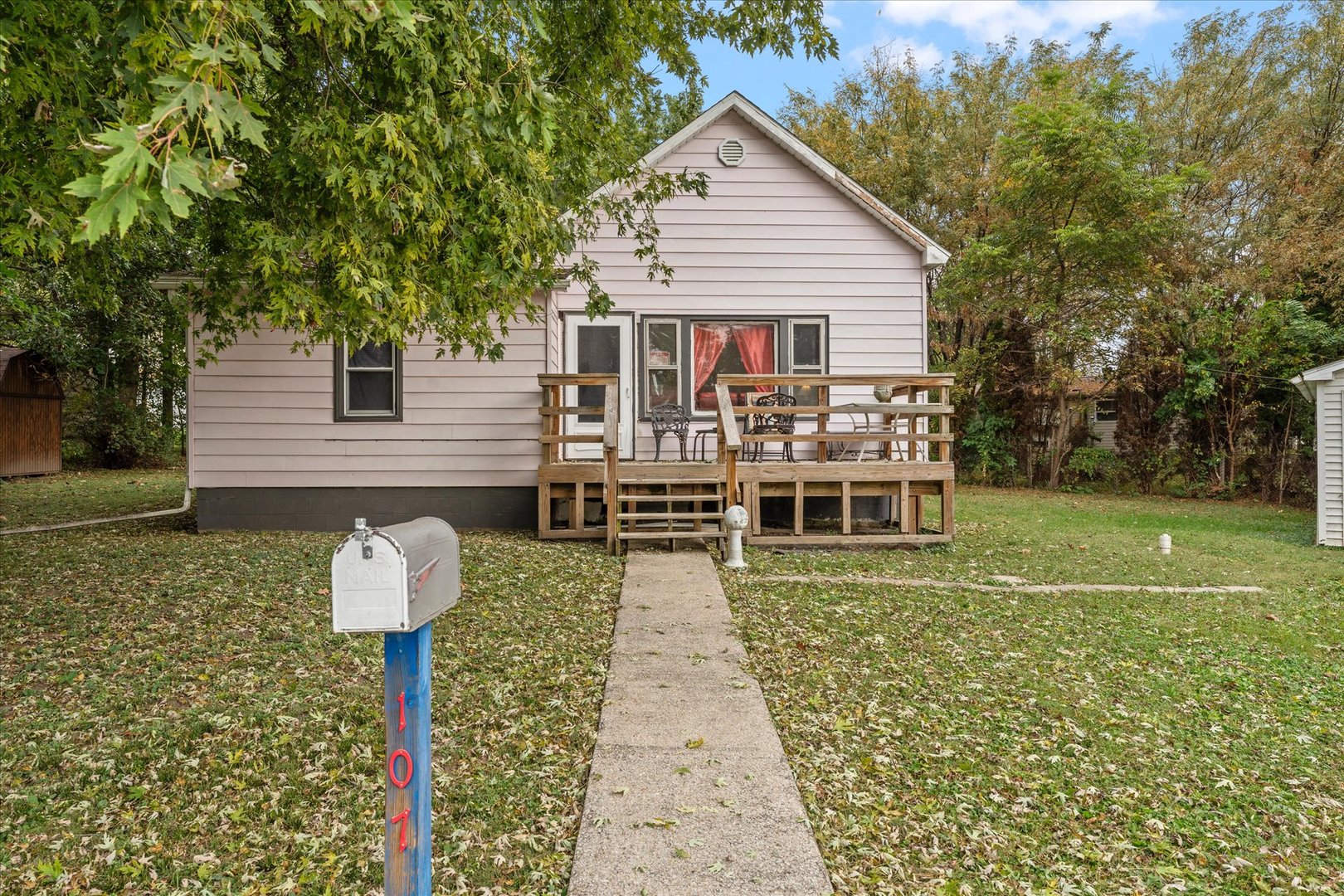 107 E Olive Street Property Photo 1