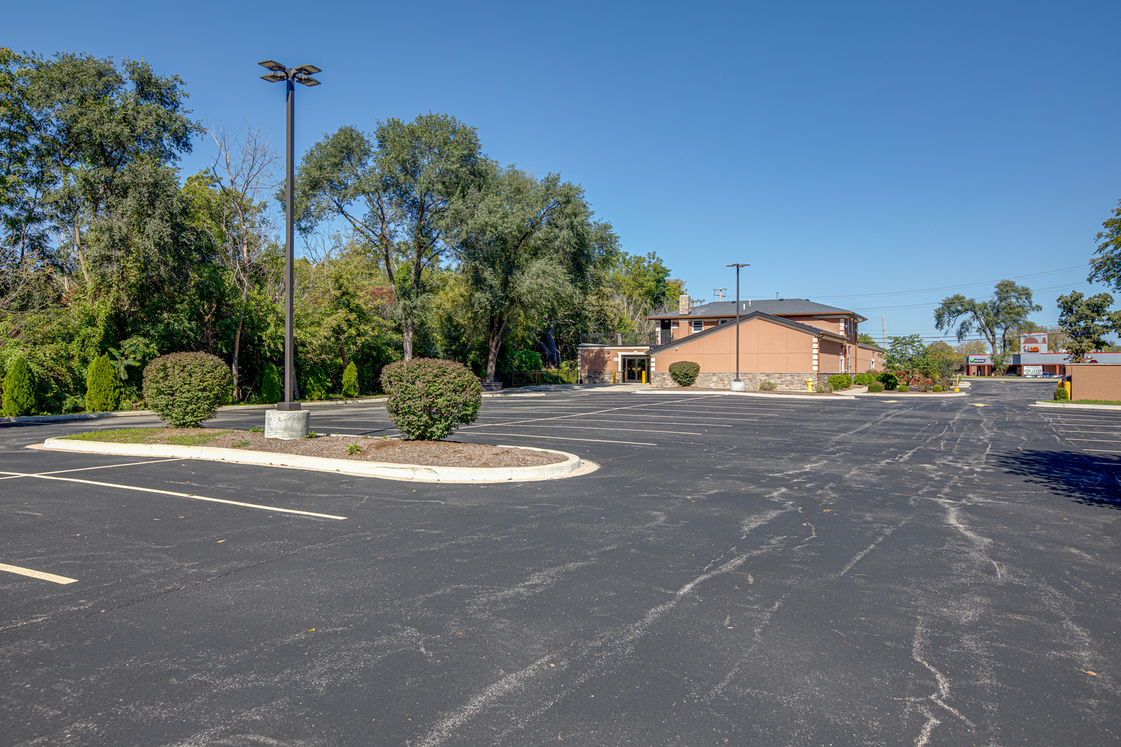 170 W Roosevelt Road Property Photo 2