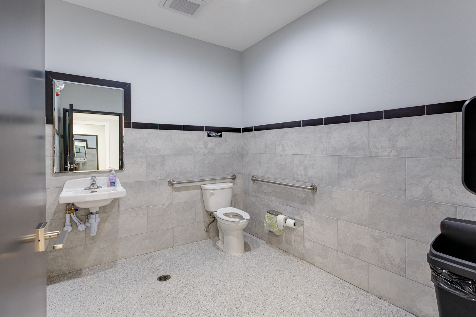 170 W Roosevelt Road Property Photo 17